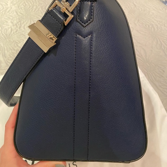 Givenchy Antigona Medium Navy Blue - Picture 10 of 15